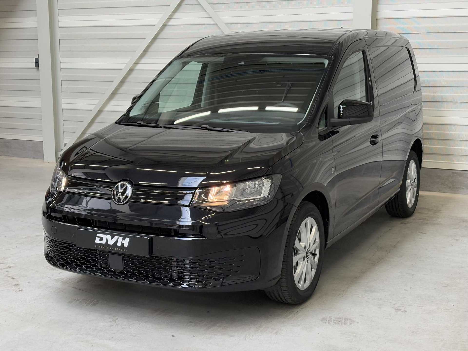 43167954-1.jpg