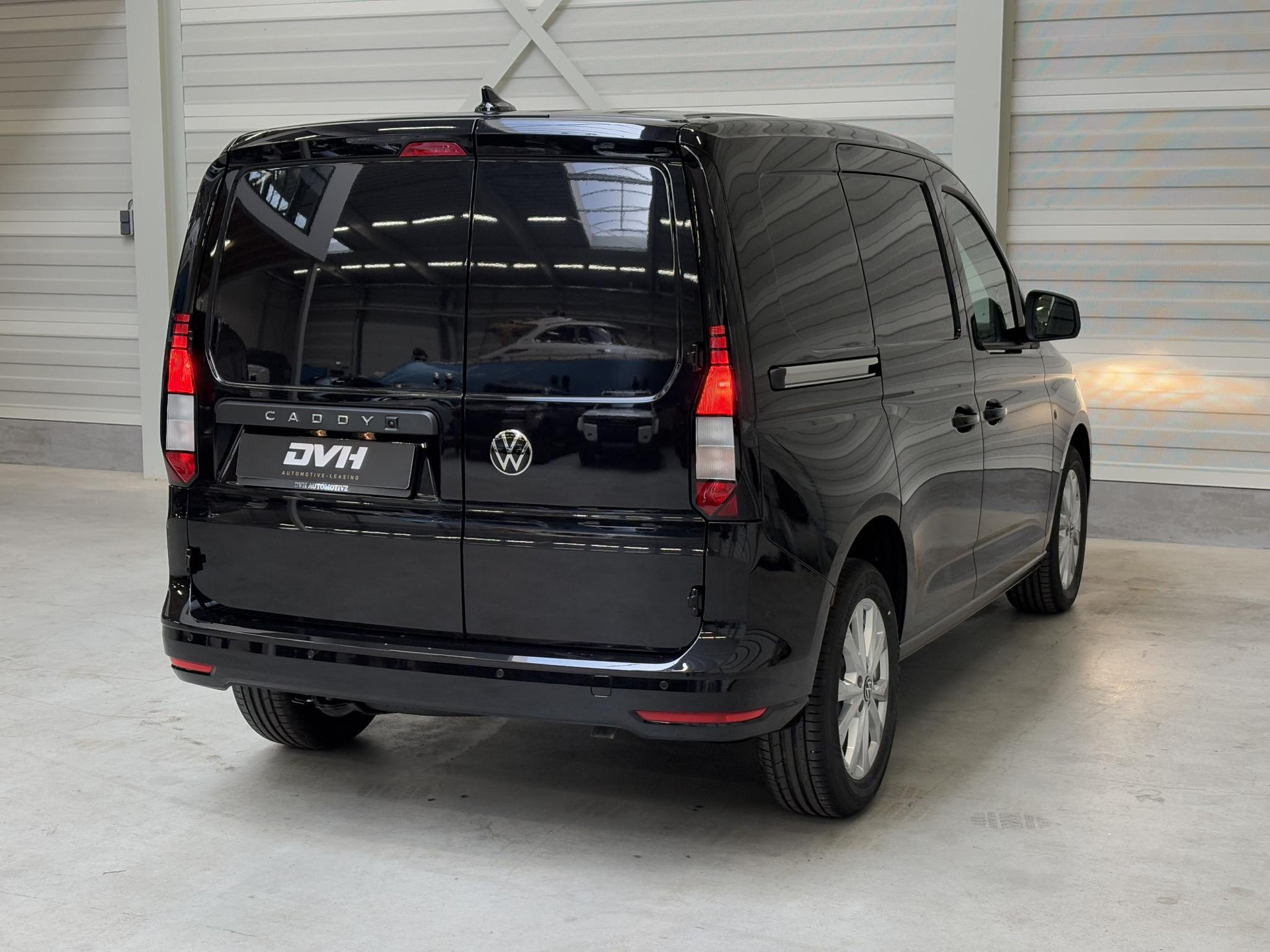 43167954-4.jpg
