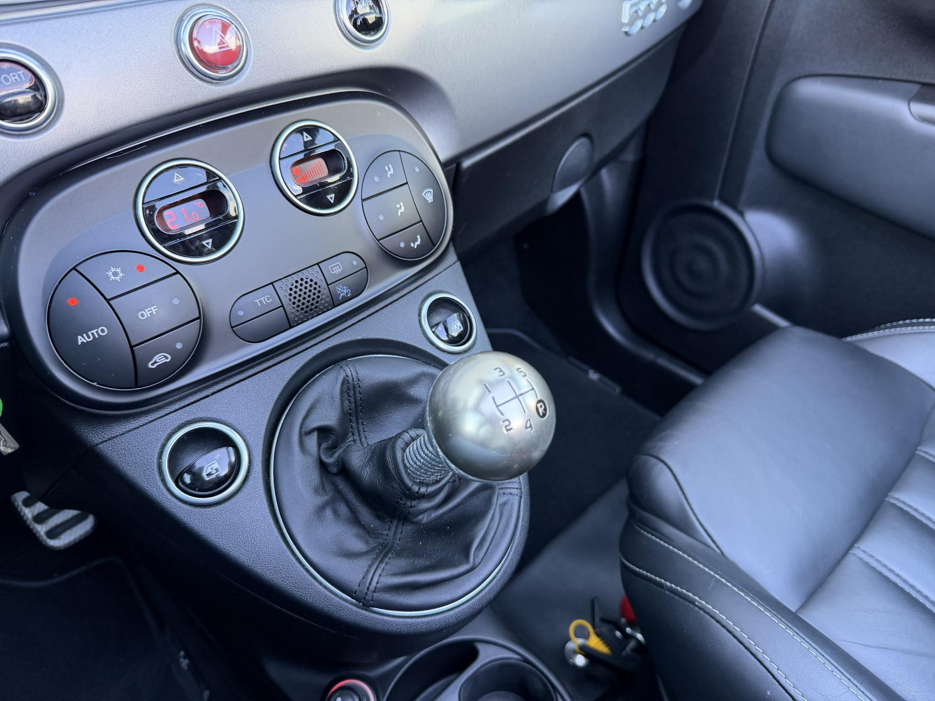 48668216-18.jpg